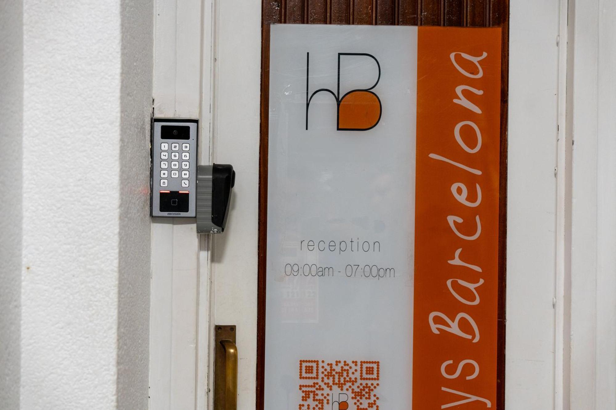 Holidaysbcn Rooms Barcelona Exterior foto